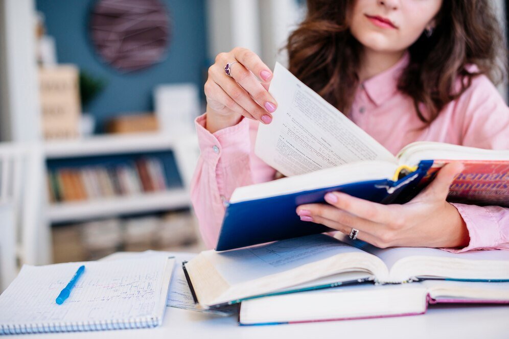 woman-reading